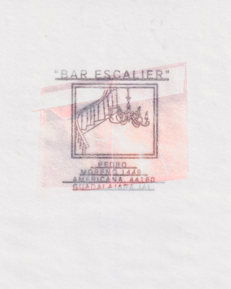 BAR ESCALIER